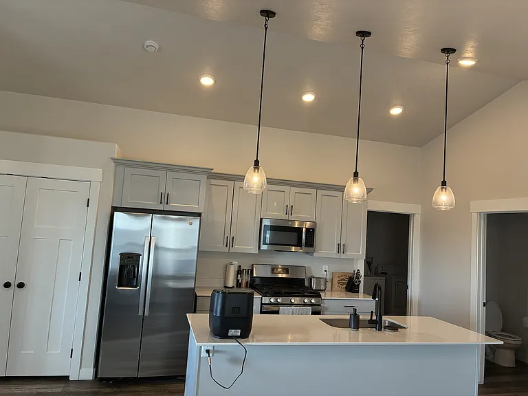 1405 Louise Ln — Photo 2