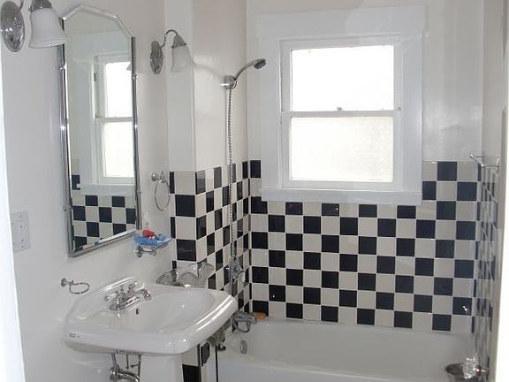 4th image of 3686 Columbia St