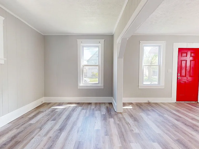 3452 W 44th St — Photo 2