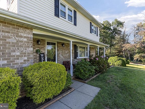 5th image of 1702 La Salle Rd