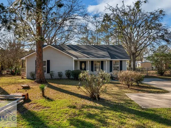 934 Pineland Ave, Hinesville, GA 31313
