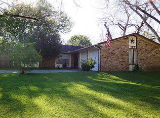 127 Live Oak Dr, Jones Creek, TX 77541