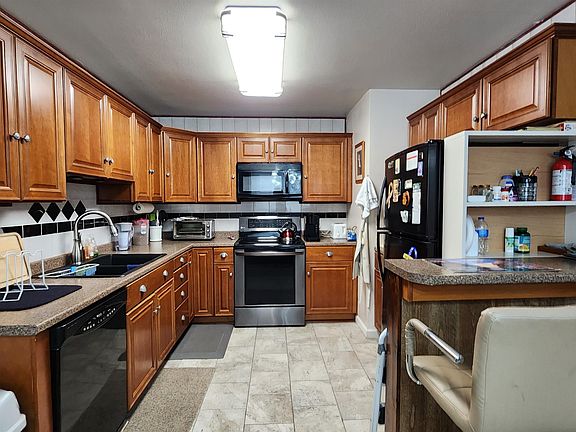 4th image of 702 Endert St
