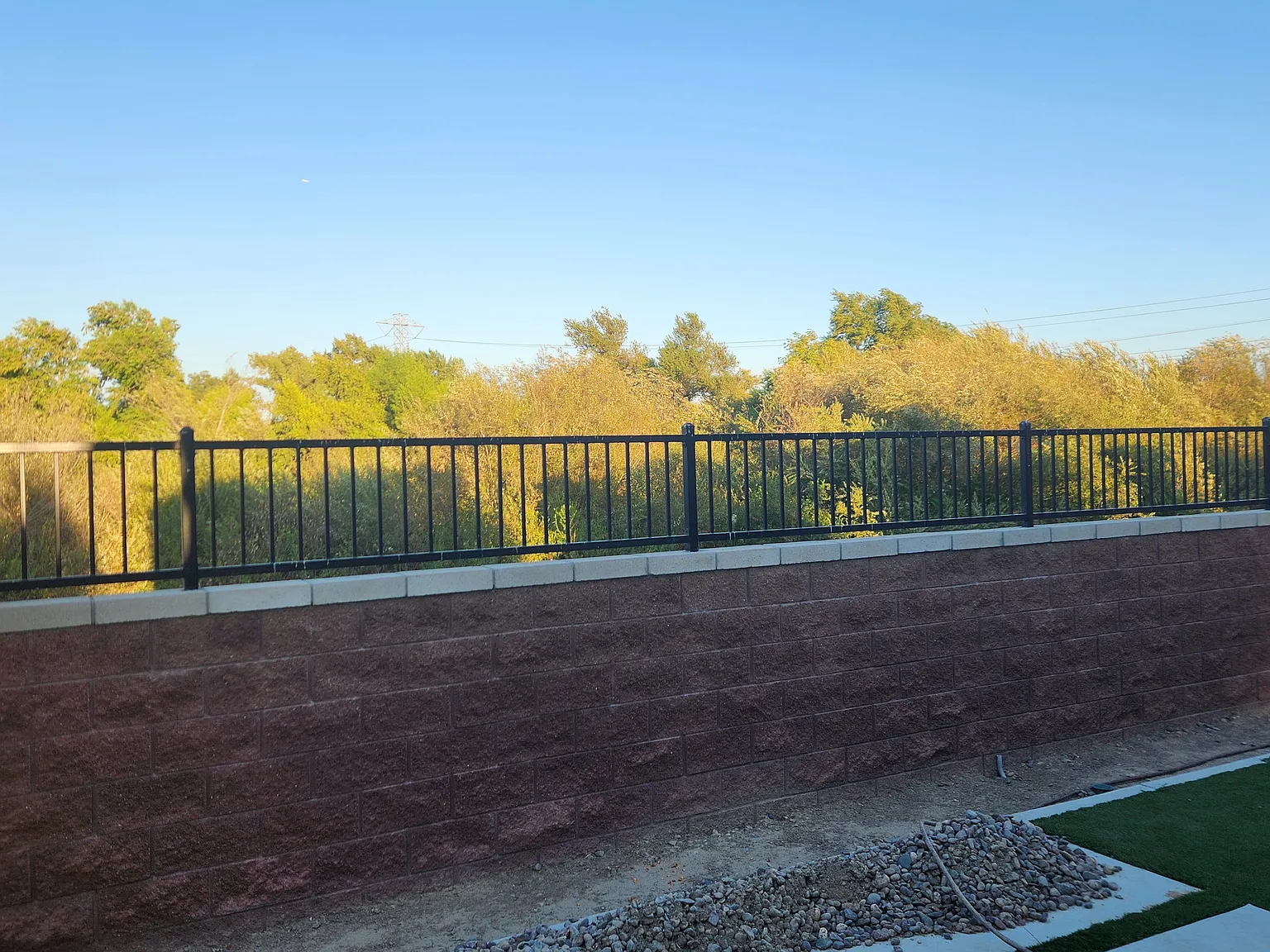 4 bed, 2100 sqft, $4,000 — Photo 2