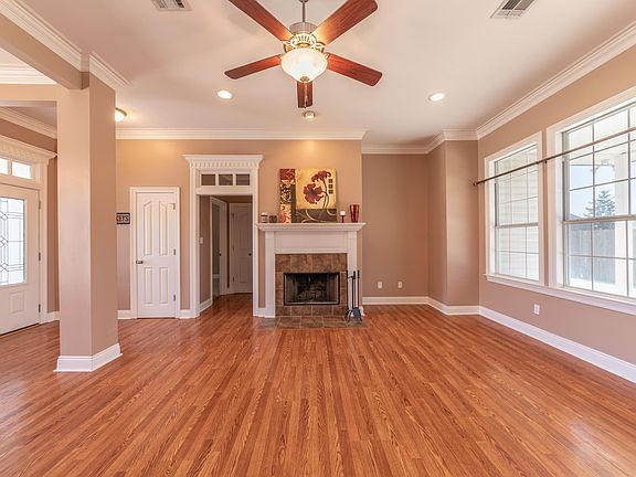 5th image of 205 Bridgeport Ln
