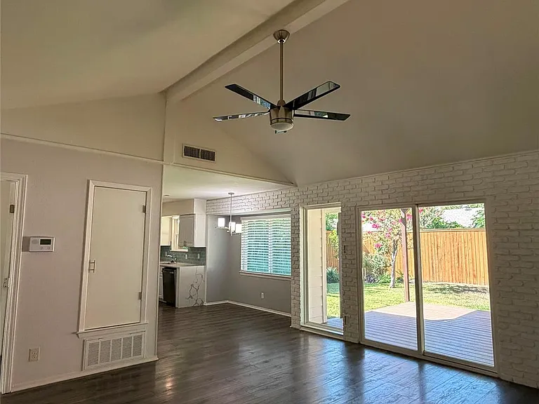 2518 Cockburn Dr — Photo 5