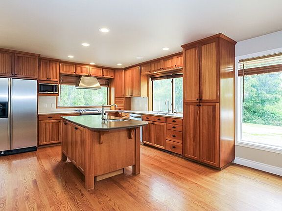 4th image of 18144 SE 42nd Pl