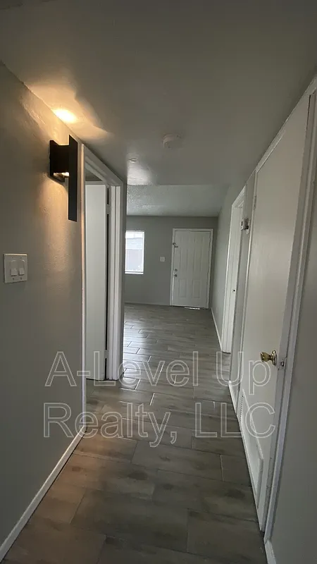 2 bed, 1.0 bath, 950 sqft, $1,100 — Photo 4