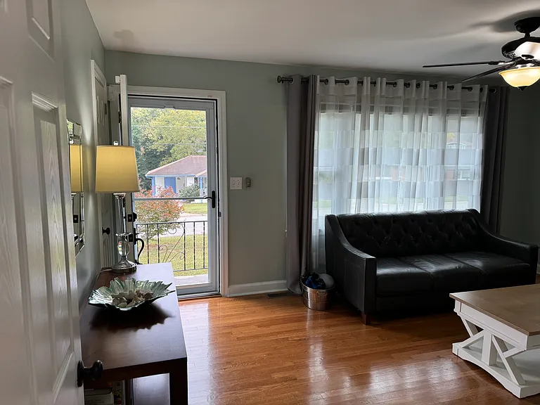 633 Green Acres Rd SE — Photo 3