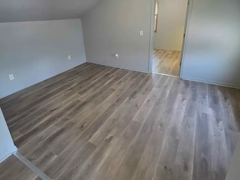 1610 Division Ave — Photo 9