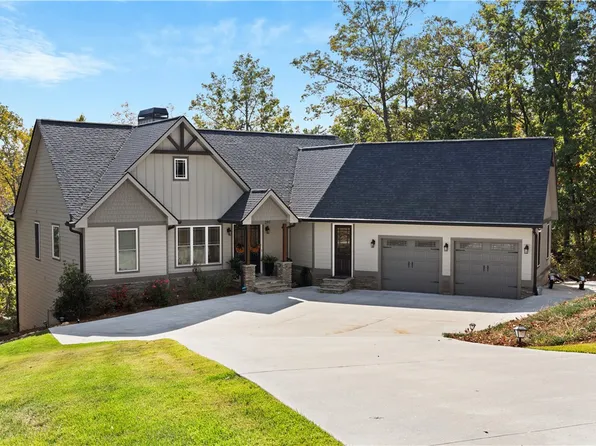207 Sleepy Oak Ct, Seneca, SC 29672