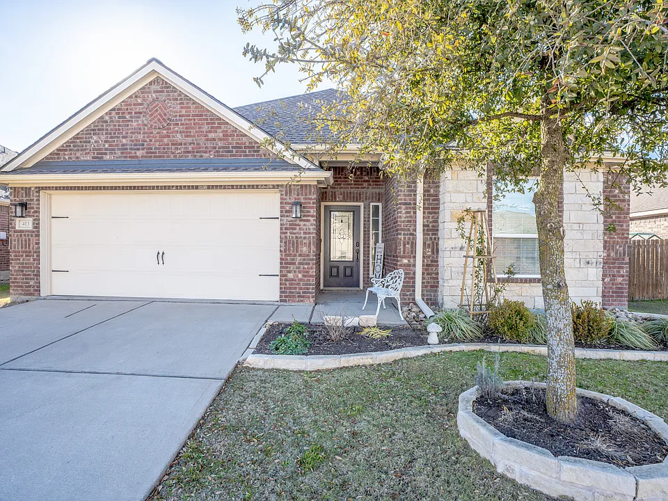 413 Lipizzan Ln