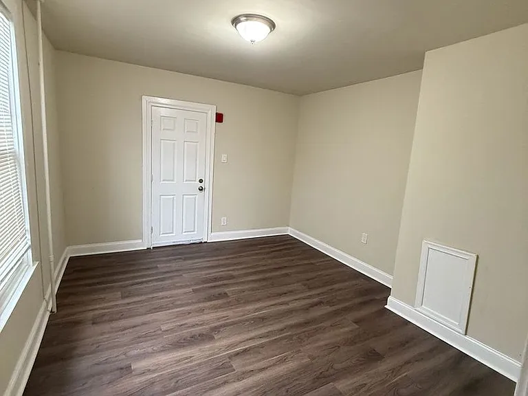Brand New 1 Bed 1 Bath Apartment For Rent. — Photo 8
