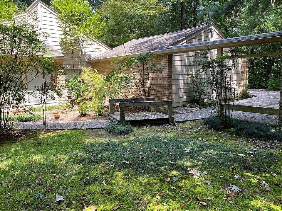 1st image of 2911 Royal Circle Dr