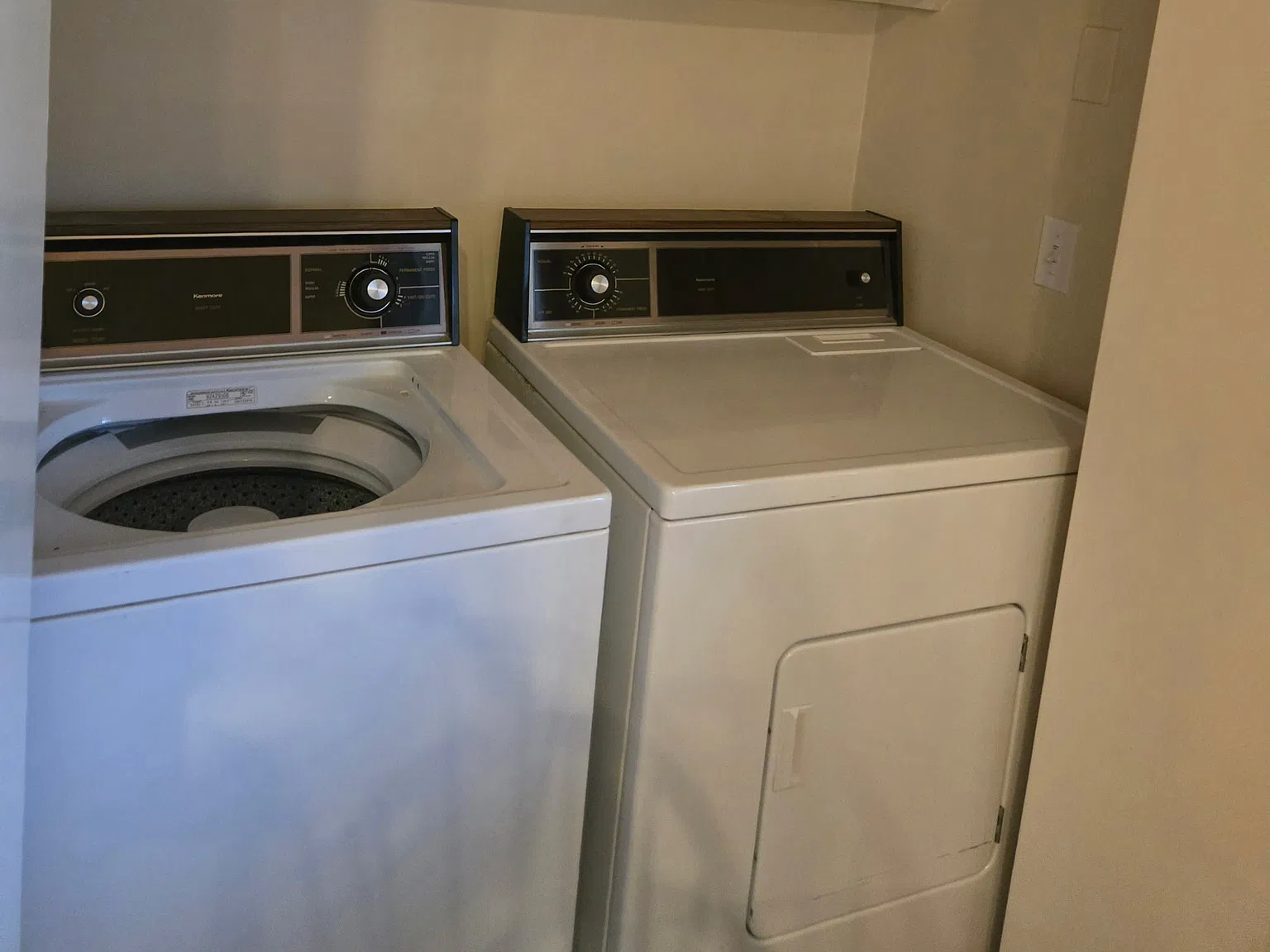 2 bed, 1040 sqft, $1,800 — Photo 3