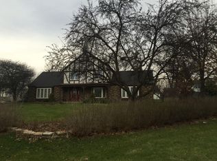 27W606 Timber Ln, West Chicago, IL 60185