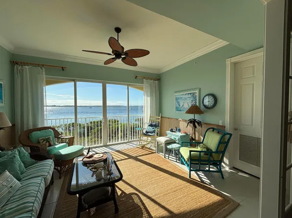 22 Harbour Isle Drive W #201, Fort Pierce, FL 34949