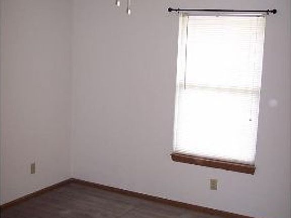 4th image of 720 Cedar Dr APT D