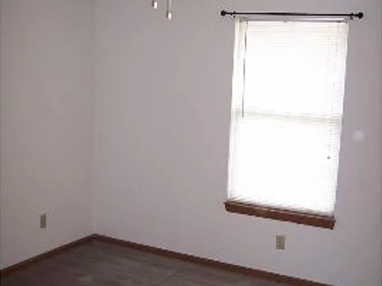 720 Cedar Dr — Photo 4