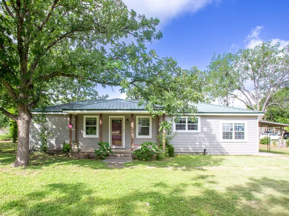 705 W 3rd St, Kyle, TX 78640