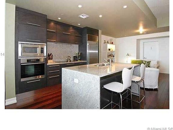 2nd image of 900 Biscayne Blvd APT 2808