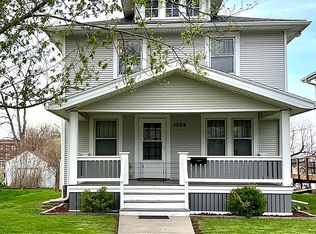1304 Hinkley Ave NW, Cedar Rapids, IA 52405
