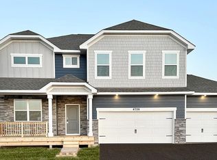 4726 Camden Cir, Chaska, MN 55318