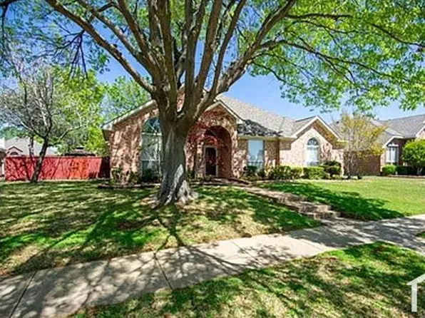 8713 Watersway Dr, Rowlett, TX 75088