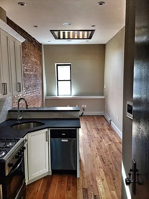 Rented by Elite NY Holdings | media 43