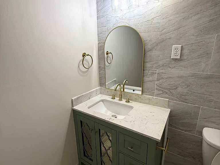 Shower + bath room