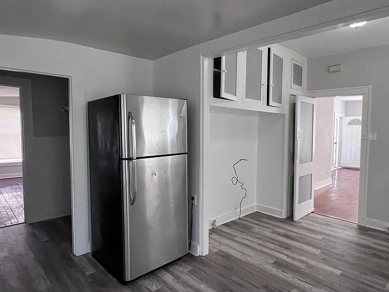 215JENNING S St — Photo 17