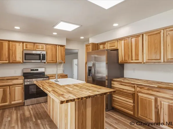 619 Terry Ranch Rd, Cheyenne, WY 82007