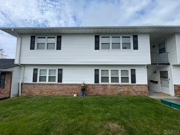 3 Montana Ct APT C, Matawan, NJ 07747