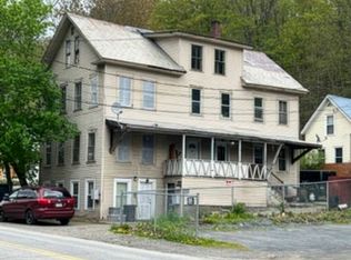 67 Valley St, Springfield, VT 05156