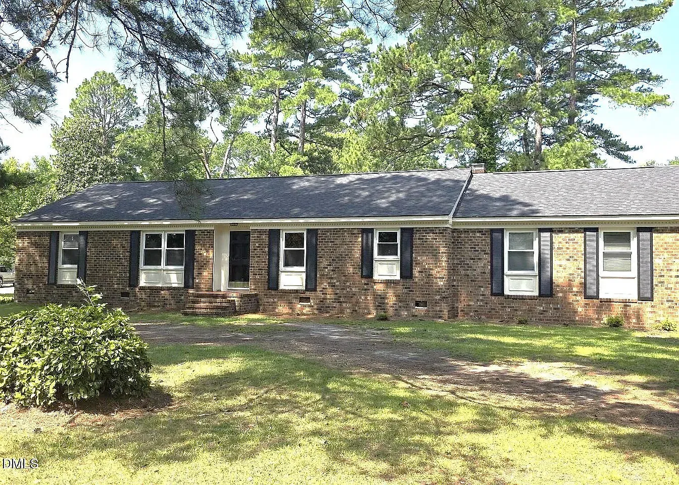 3 bed, 2.5 bath, 1735 sqft, $1,895 — Photo 1