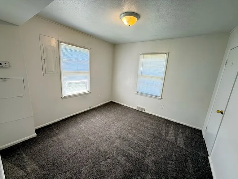 1300 Lola Ave — Photo 8