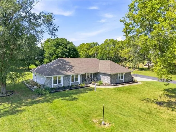 702 2nd Ave S, Greenwood, MO 64034
