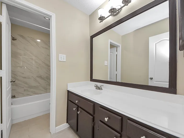 435 Leisure Dr — Photo 38