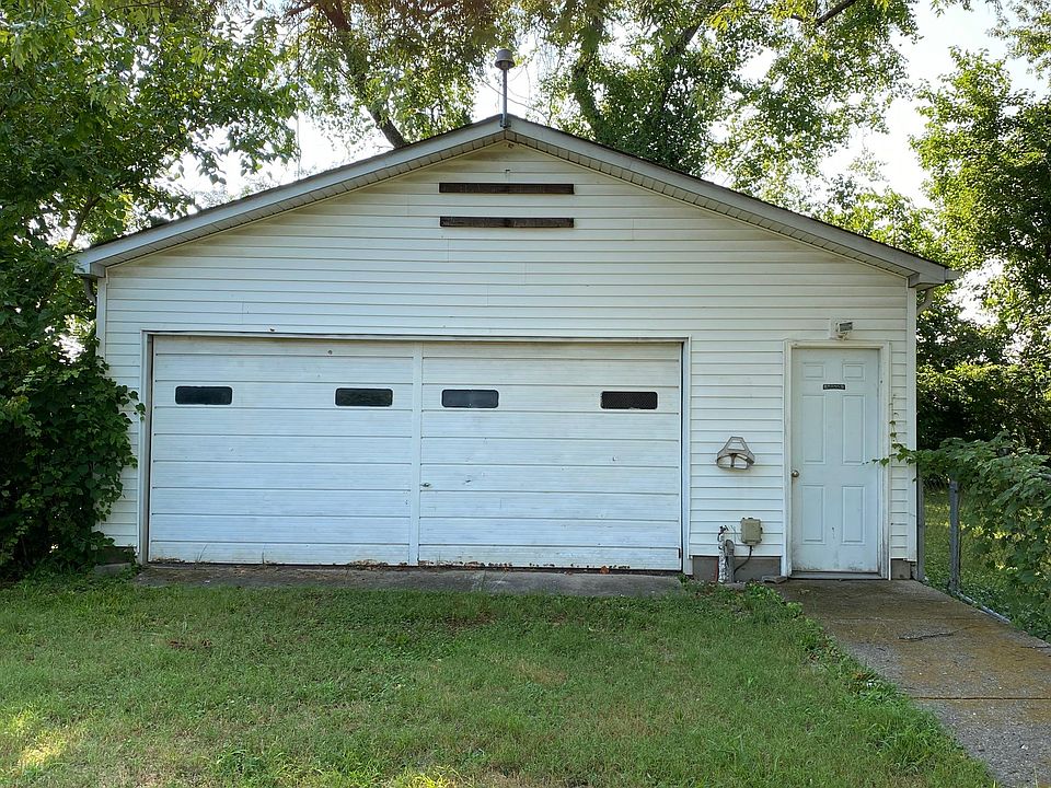 2 plus car garage !!!