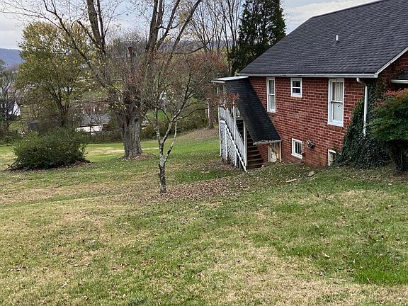 3rd image of 342 Grandview St