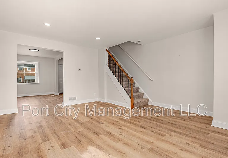 832 N Marlyn Ave — Photo 6