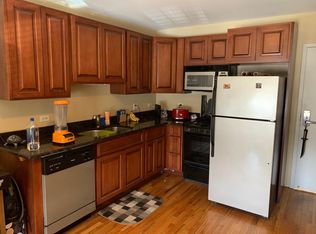 503 Chestnut St APT 303, Winnetka, IL 60093