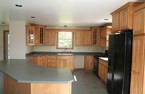 Kitchen and breakfast bar