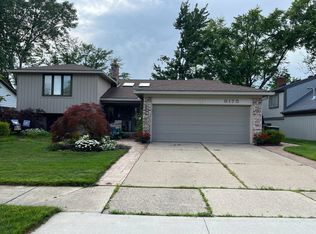 6175 Courtland Dr, Canton, MI 48187
