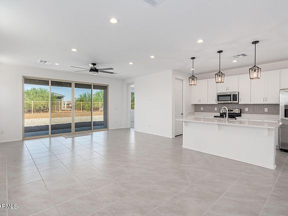 4th image of 671 S PARKER Lane