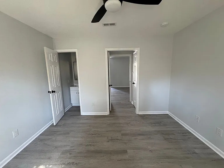 536 Stockton St — Photo 9