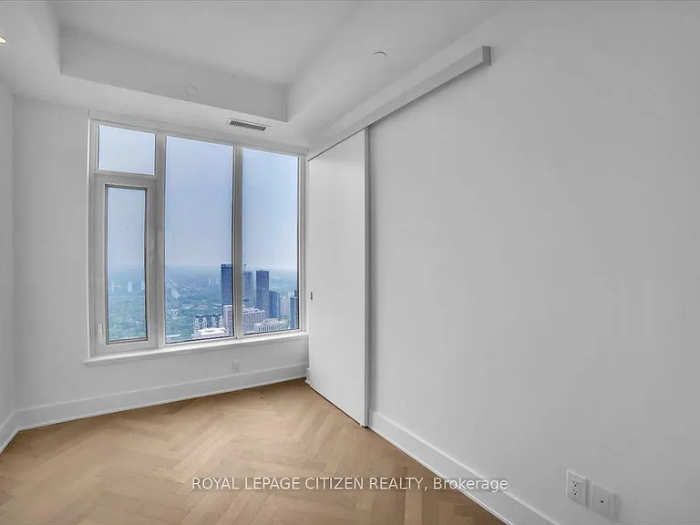 11 Yorkville Ave #6007 — Photo 17