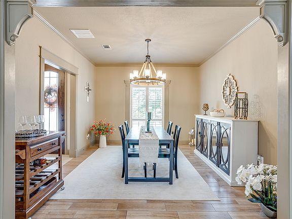 4th image of 8528 Summerhill Ln