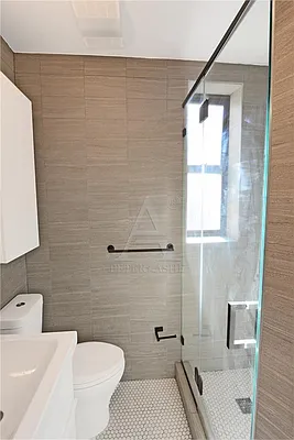 Rented by Peter Ashe | media 9