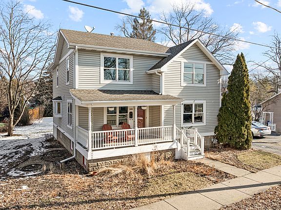 2nd image of 206 Water St